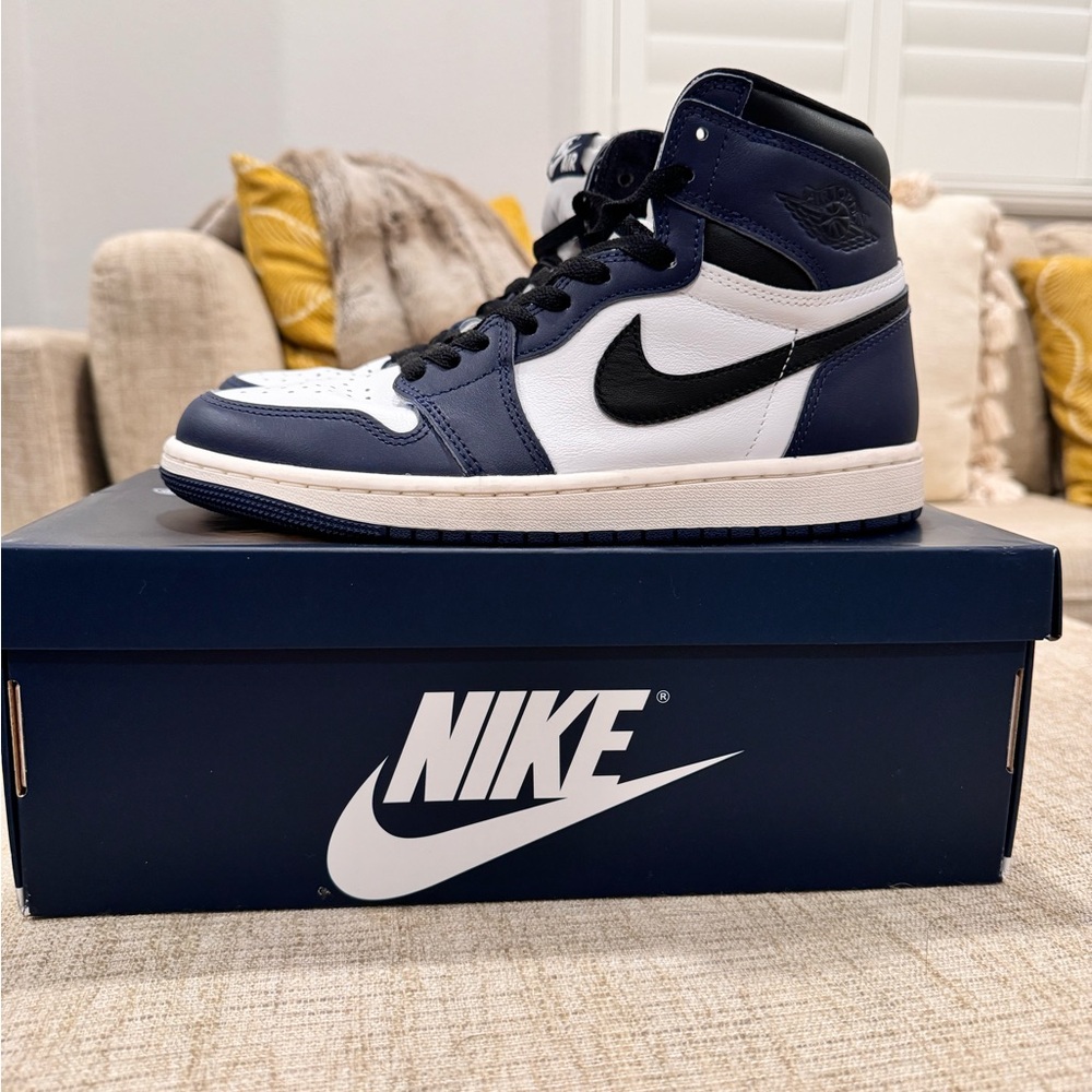 MIDNIGHT AIR JORDAN 1 OG HIGH W 8.5 Men’s 7 Worn once comes with box